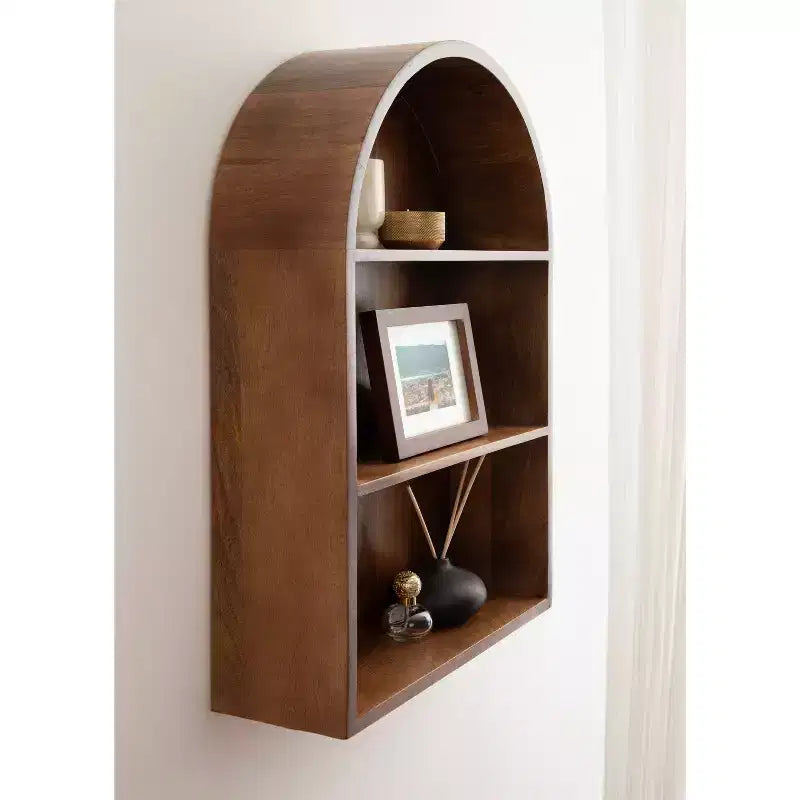 Scaffale da parete ad arco 45,7 x 66 cm, in noce marrone, in legno massello di mango con design geometrico
