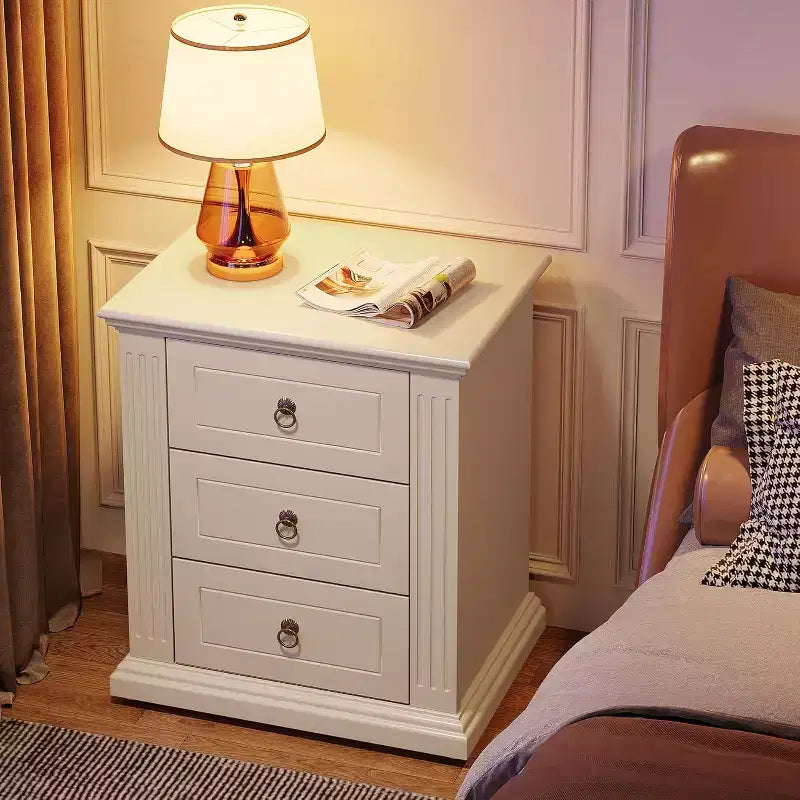 Comodino Moderno a 3 Cassetti, Tavolino d'Appoggio in Legno con Pomelli ad Anello e Modanature Decorative, Beige