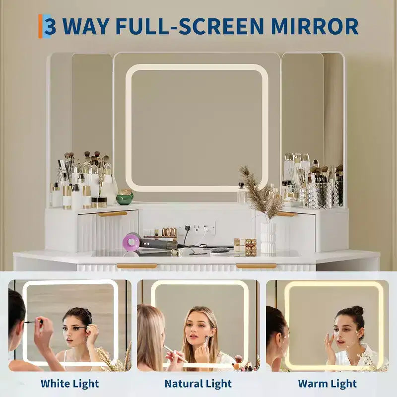 Scrivania ad angolo per trucco con specchio triplo HD e piano in vetro trasparente, design scanalato, moderno