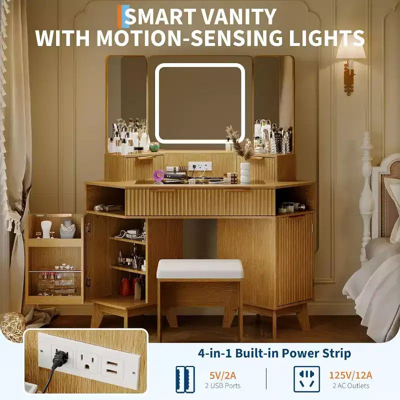 Scrivania ad angolo per trucco con specchio triplo HD e piano in vetro trasparente, design scanalato, moderno